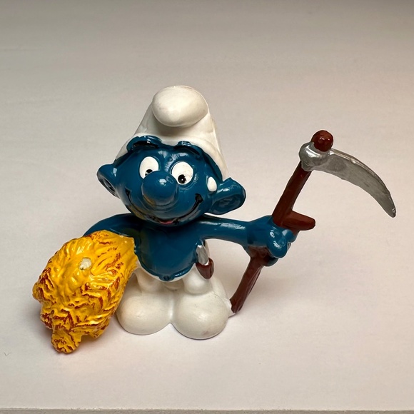 Vintage Schleich Farmer Smurf w/ Wheat & Scythe โ 1980 Peyo โ Made in Hong Kong - Picture 2 of 7